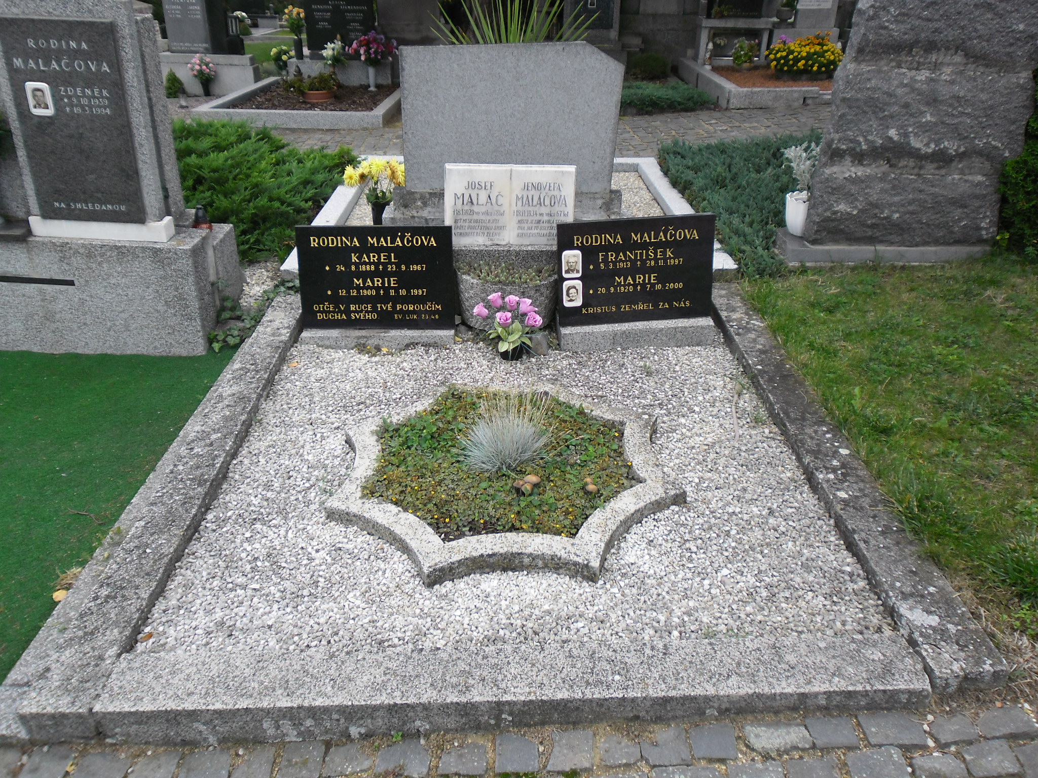 hrob Josefa Maláče